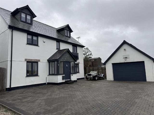 House for sale in Luxulyan, Cornwall
