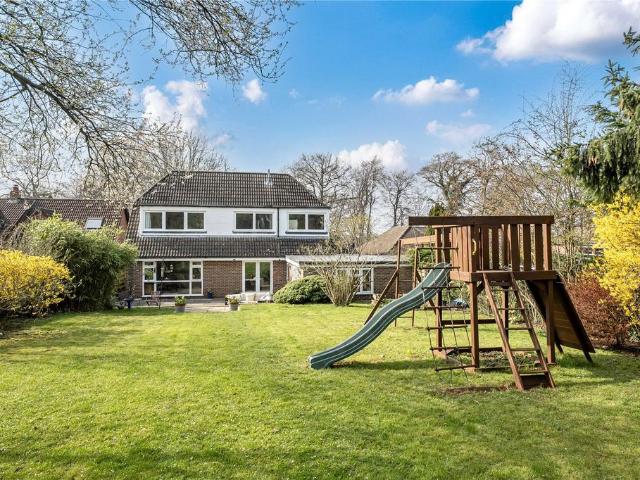 House for sale in Hillview, Surrey
