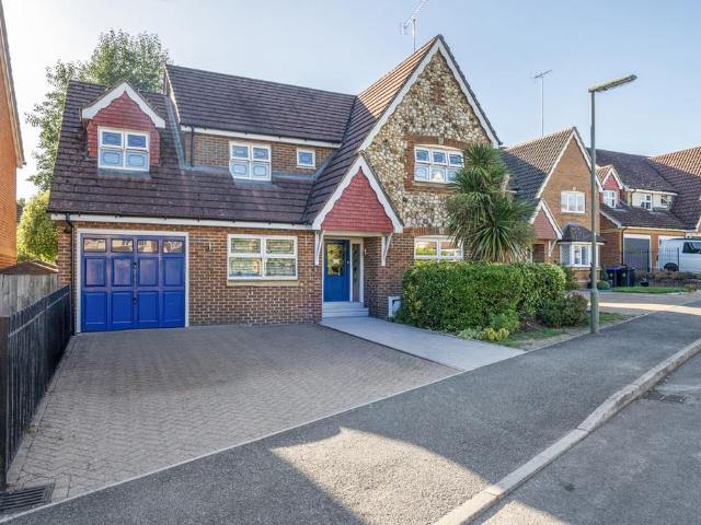 House for sale in Knaphill, Woking