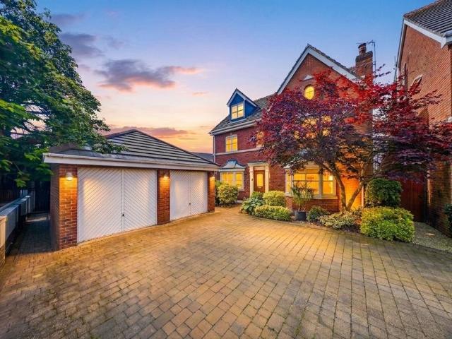 House for sale in Roby Mill, Lancashire