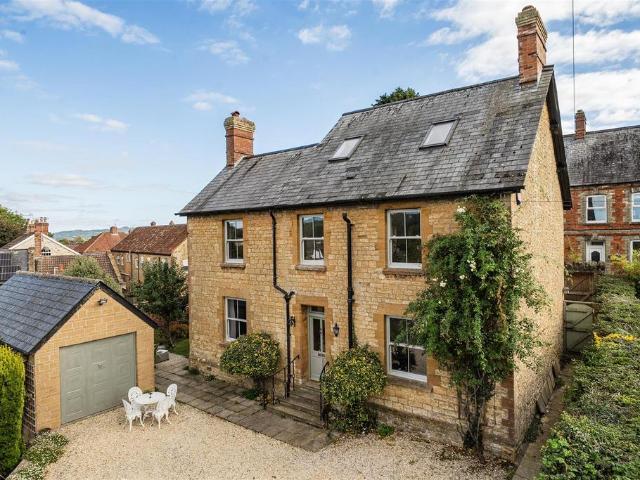 House for sale in Crewkerne, Somerset