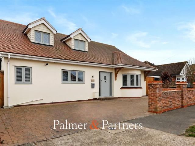 House for sale in Holland-on-Sea, Dale Hill