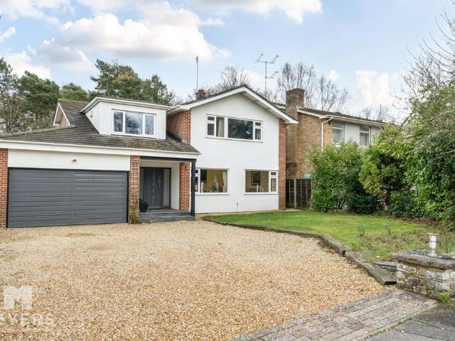 House for sale in Tricketts Cross, Ferndown