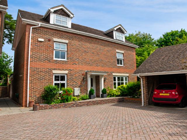 House for sale in Bolton Low Houses, Hampshire