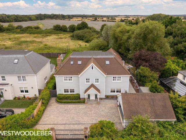 House for sale in Epping Green, Epping