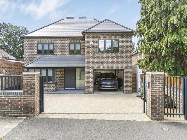 House for sale in New Southgate, Greater London