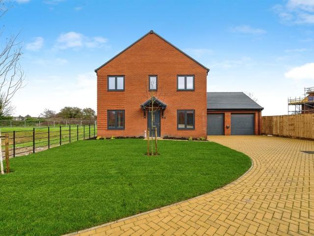 House for sale in Stokesby, Norfolk