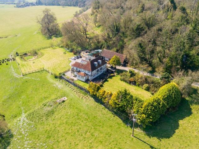 House for sale in Folkestone, Etchinghill