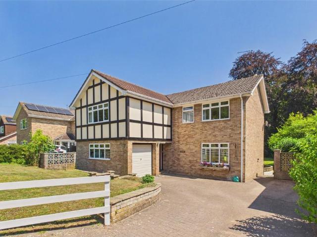 House for sale in Bromsberrow Heath, Gloucestershire
