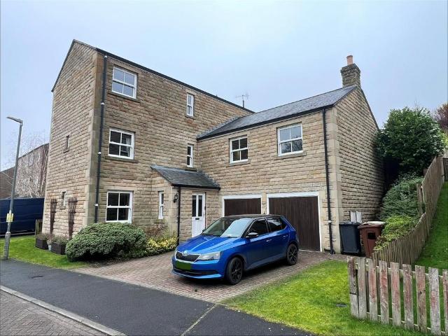 House for sale in Charlesworth, East Midlands
