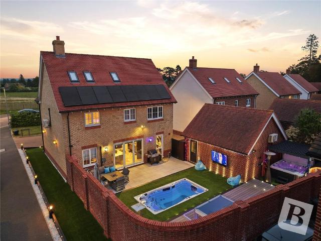 House for sale in Chipping Hill, Essex