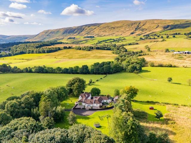 House for sale in Milton Of Campsie, Scotland