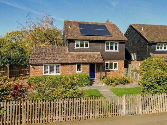 House for sale in Shabbington, Buckinghamshire