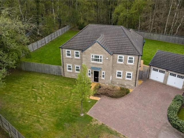 House for sale in Newmillerdam, West Yorkshire