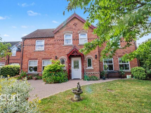 House for sale in East Lound, North Lincolnshire