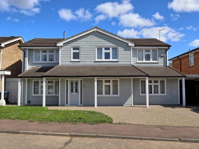 House for sale in Chigwell, Epping