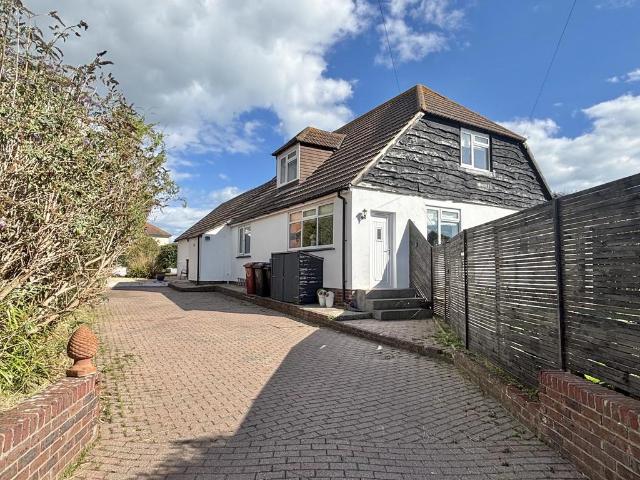 House for sale in Littlecote, West Sussex