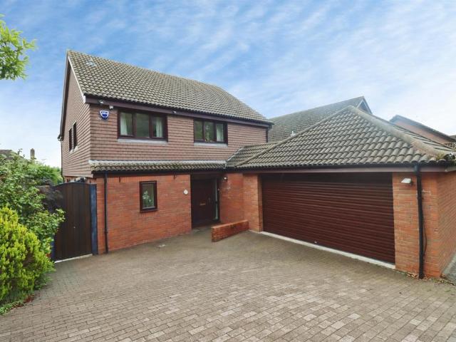 House for sale in Feckenham, City Of Bristol