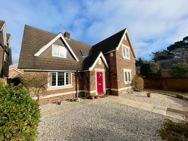 House for sale in Oakley, Merley