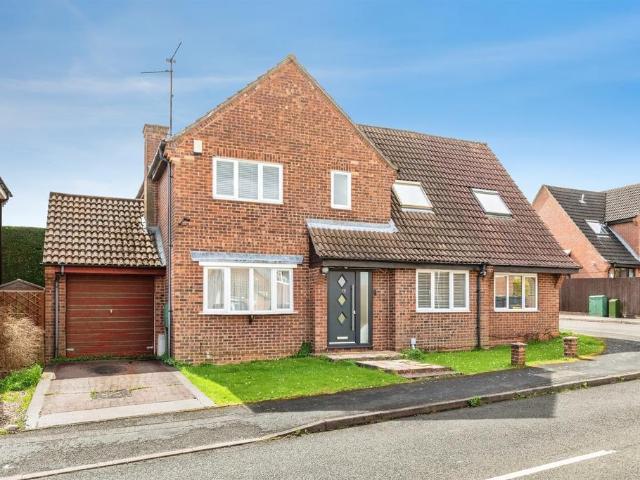 House for sale in Hatton Park, Wellingborough