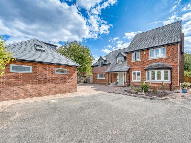 House for sale in Lichfield, Boley Park