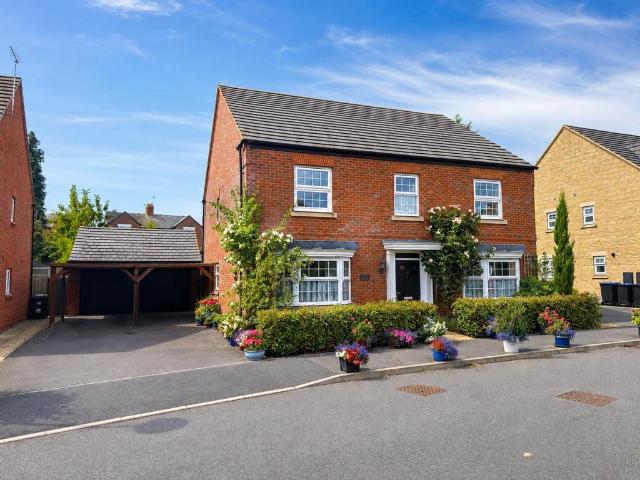 House for sale in Flore, Northamptonshire