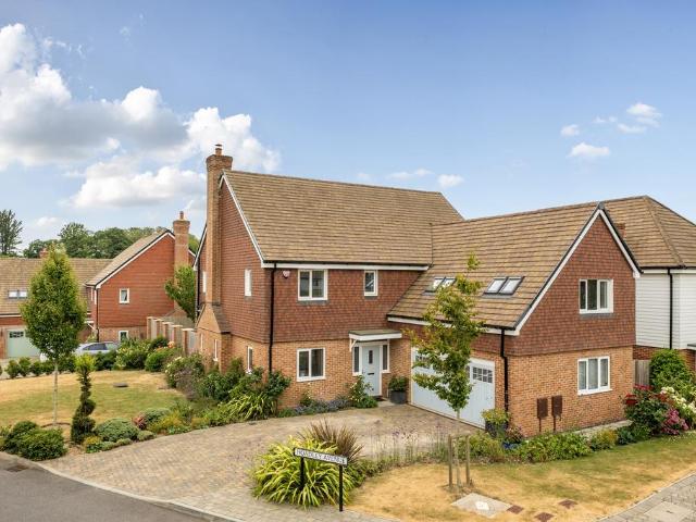 House for sale in Perryfields, West Sussex