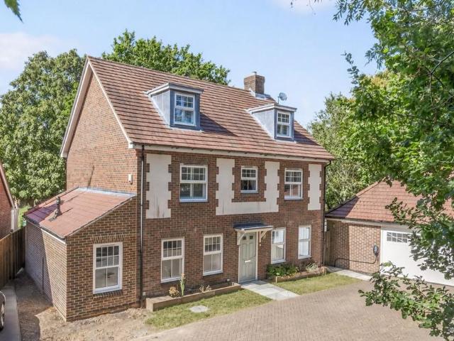 House for sale in Whitemans Green, Perryfields