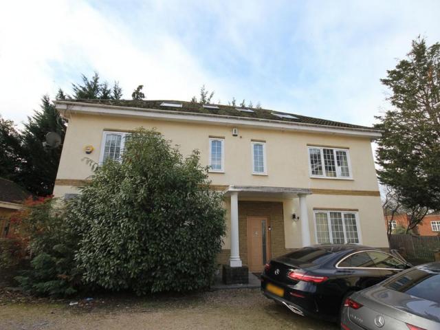 House for sale in Eastcote Village, Cat Hill