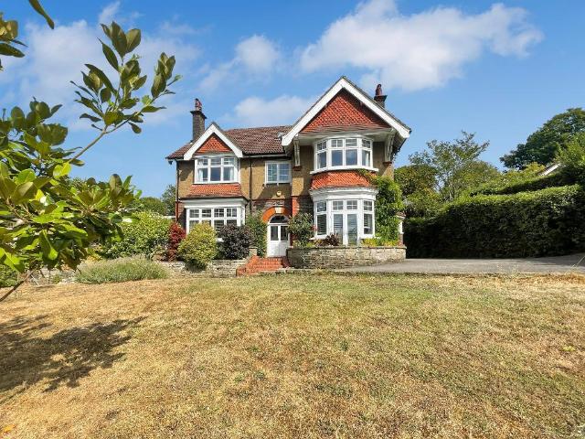 House for sale in Hillview, Surrey