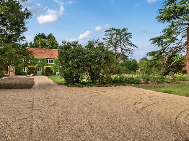 House for sale in Missendens Community Board, Little Kingshill