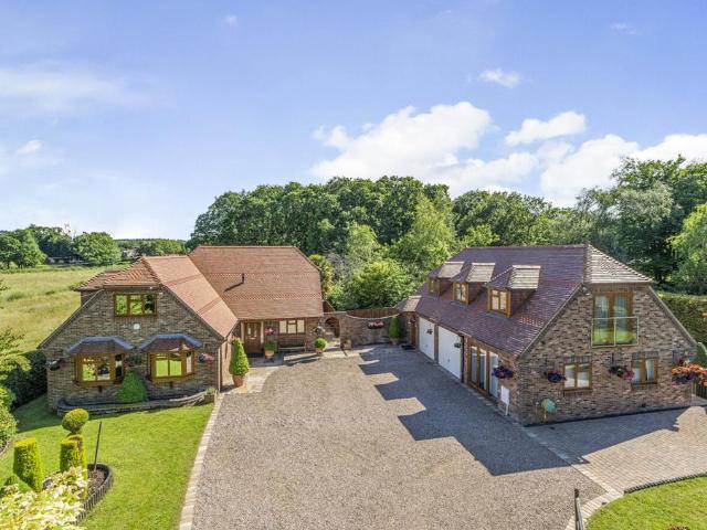 House for sale in Brambridge, Hampshire