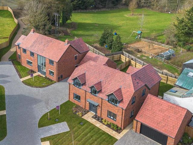 House for sale in Harlington