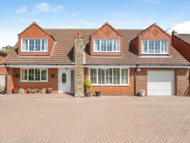 House for sale in Thorne, South Yorkshire