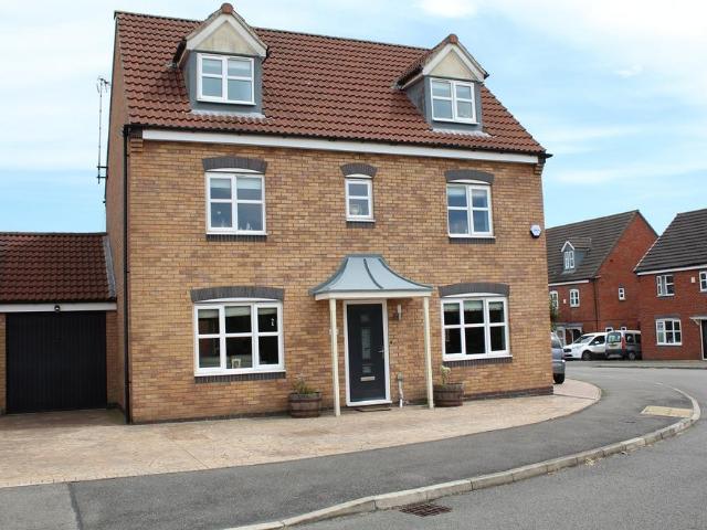 House for sale in Elmton, East Midlands