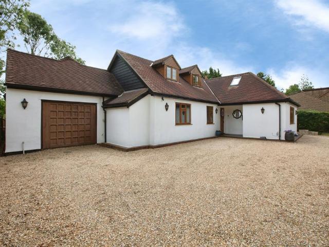 House for sale in Perryfields, West Sussex