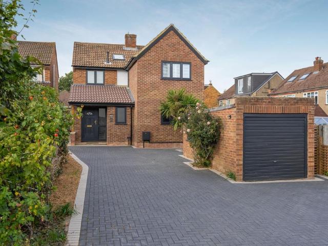 House for sale in Clewer Village, Windsor