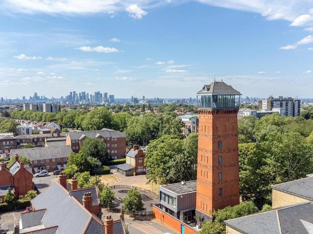 House for sale in Charlton, Greater London