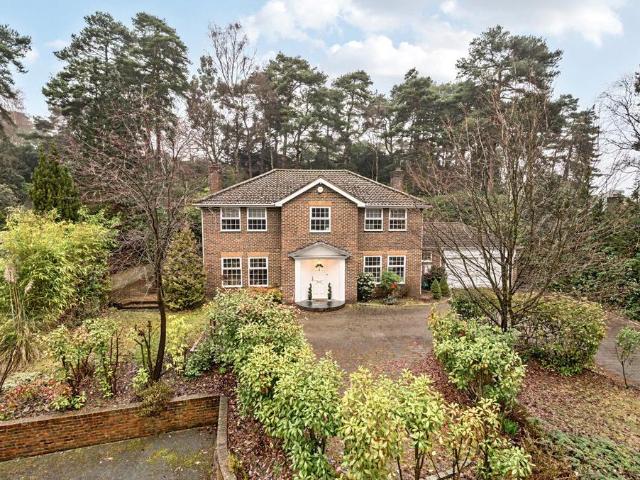 House for sale in Heol-las, Surrey