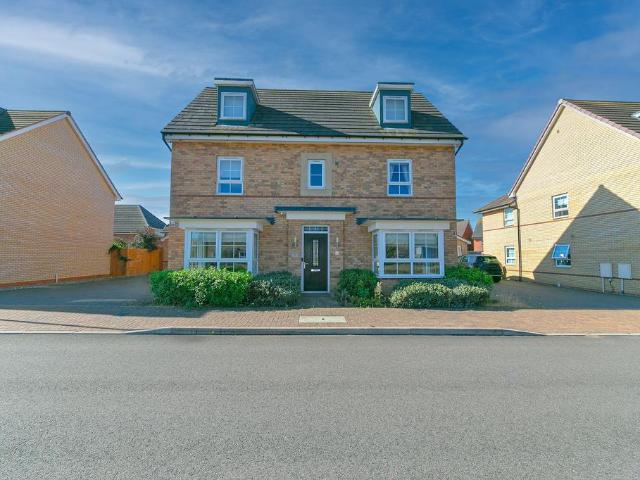 House for sale in Brooklands, Milton Keynes