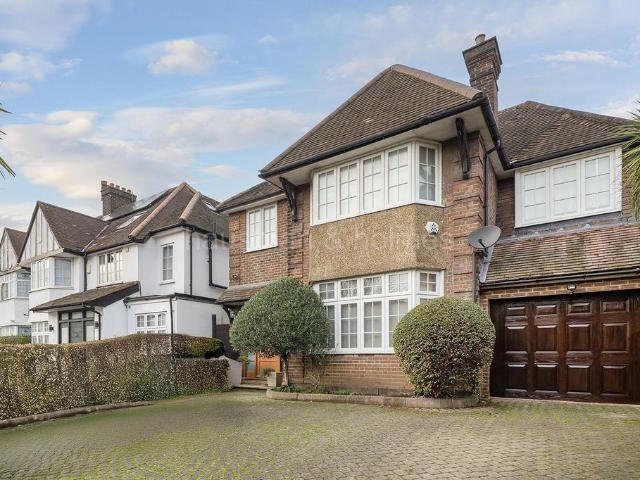 House for sale in Golders Green, Greater London