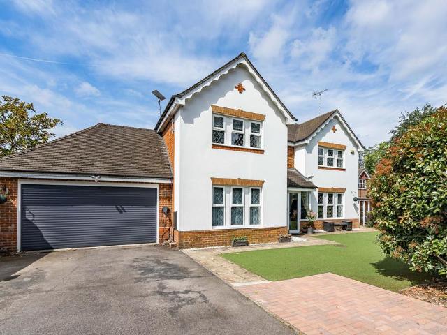 House for sale in Pachesham Park, Surrey