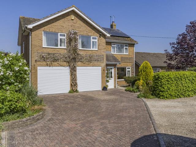 House for sale in Charlton, Dromore