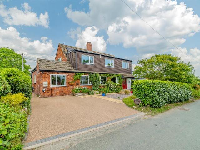 House for sale in Longden Common, Longden