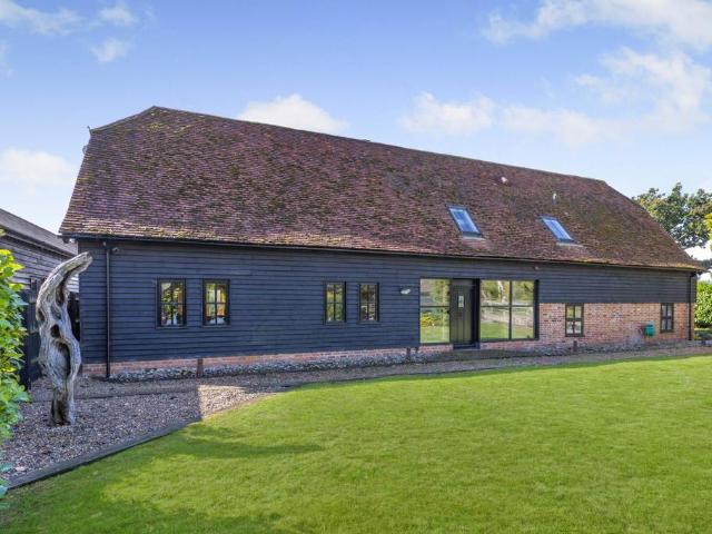 House for sale in Aston Clinton, Buckinghamshire
