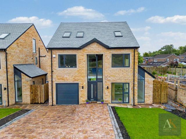 House for sale in Wardle, Burnedge