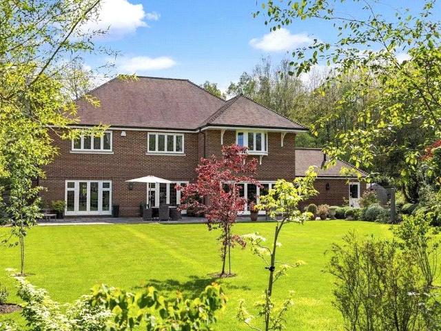 House for sale in Fole, Surrey