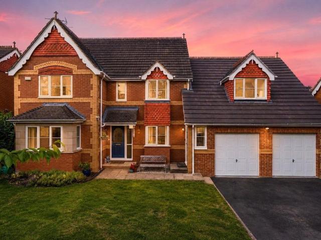 House for sale in Burghfield Common, West Berkshire