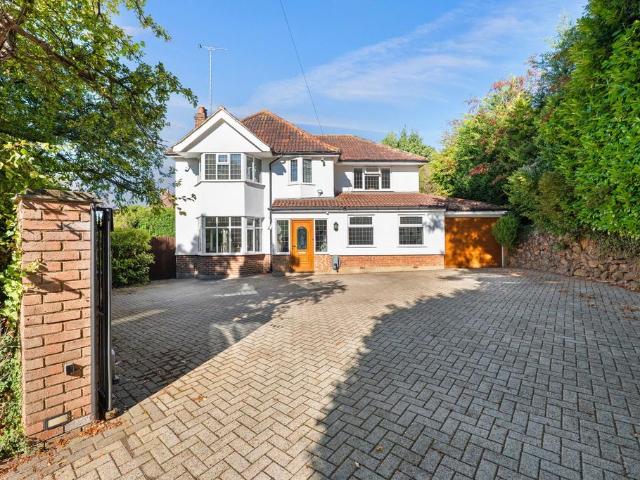 House for sale in London Borough of Croydon, Selsdon