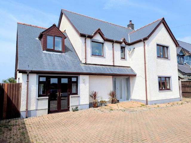House for sale in Clunderwen, Wales